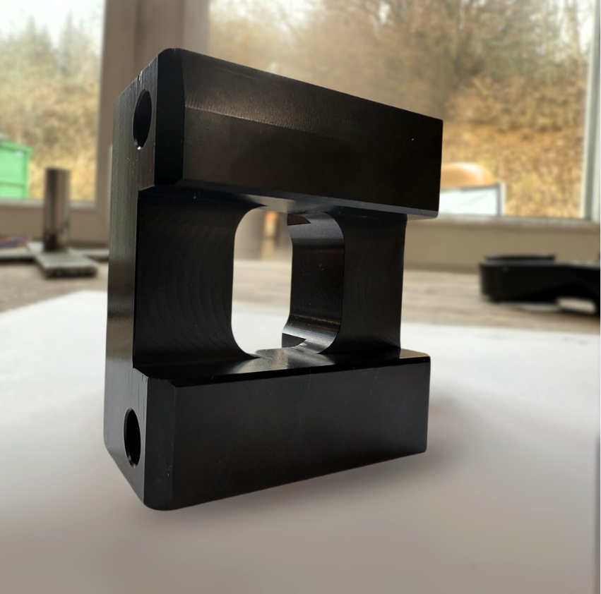 Eloxierte Aluminiumteile – Beispiel schwarz